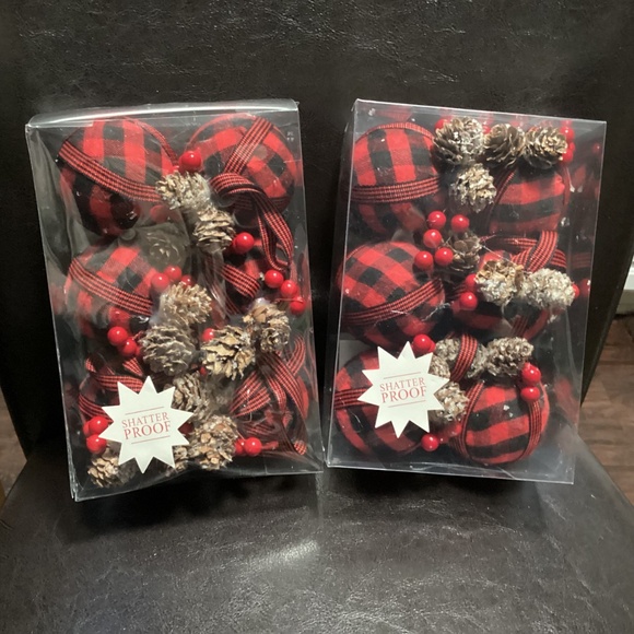 Christmas Shatter Proof Red-Black Ornament Bundle 2 packs=12 total New - Picture 2 of 13